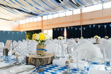 Banquet med dekkede bord